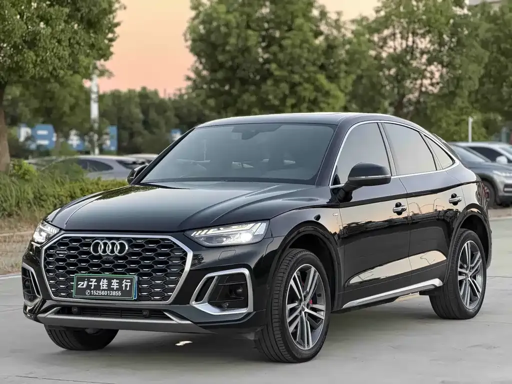 Audi Q5L Sportback — фото 1
