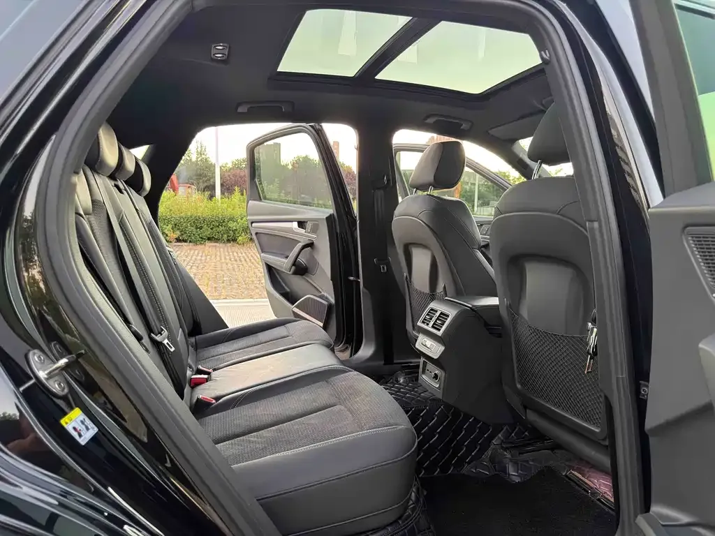 Audi Q5L Sportback — фото 7
