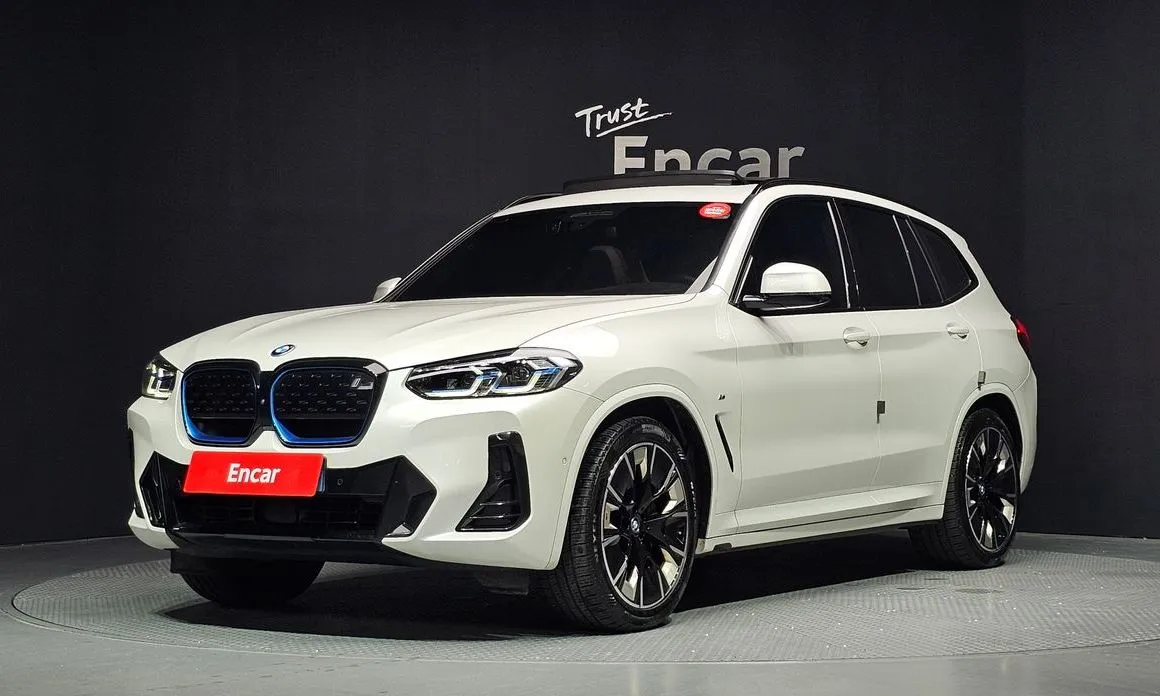 BMW iX3 — фото 1