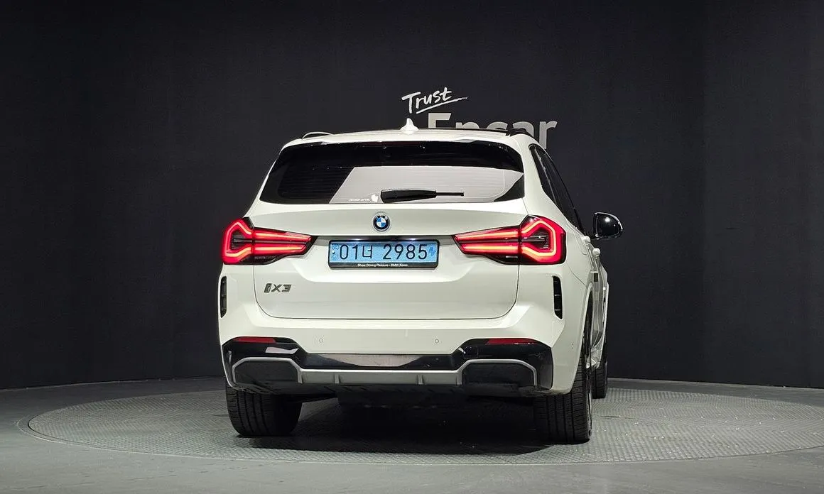 BMW iX3 — фото 10