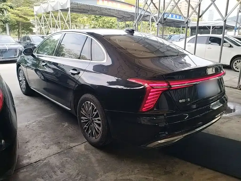 Hongqi H5 — фото 4