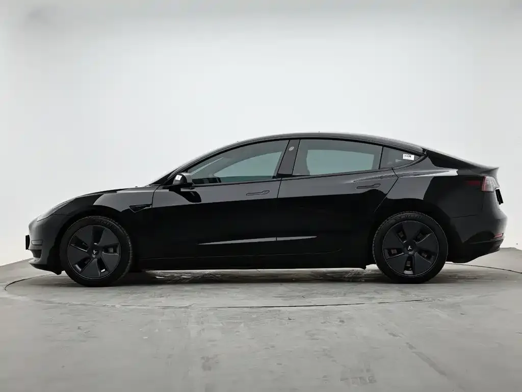 Tesla Model 3 — фото 6