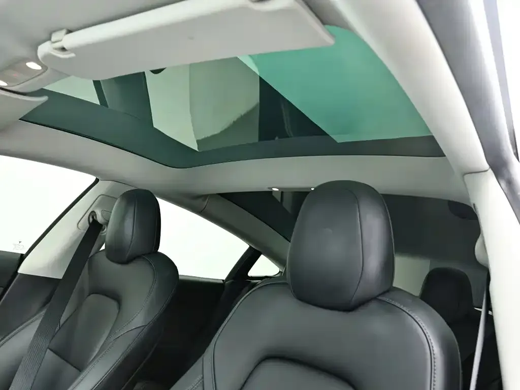 Tesla Model 3 — фото 4