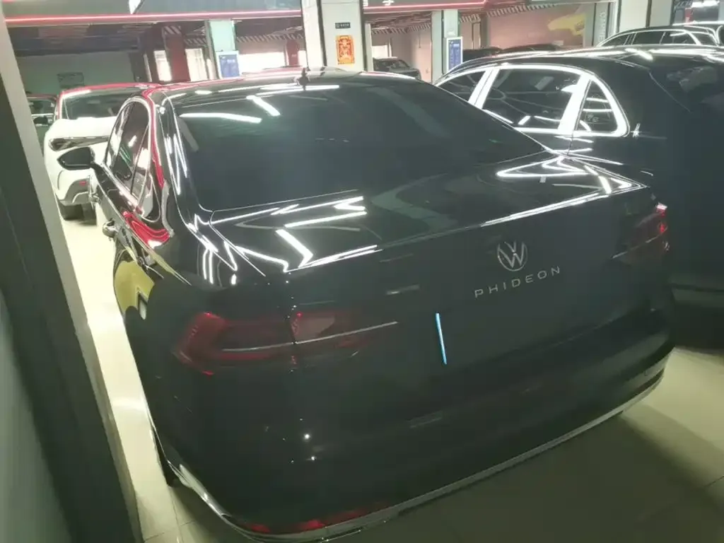 Volkswagen Phideon — фото 7