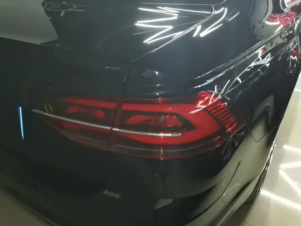 Volkswagen Phideon — фото 10