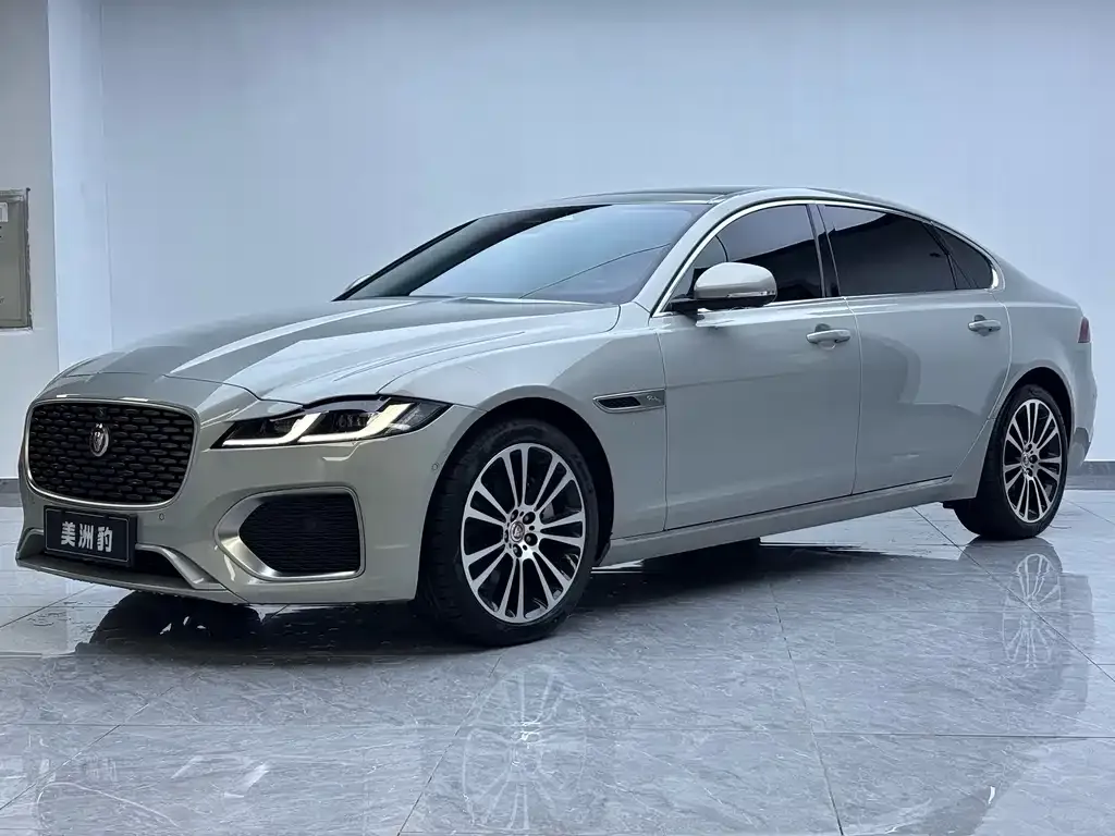 Jaguar XFL — фото 1