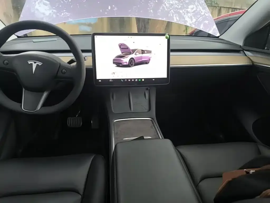 Tesla Model Y — фото 2
