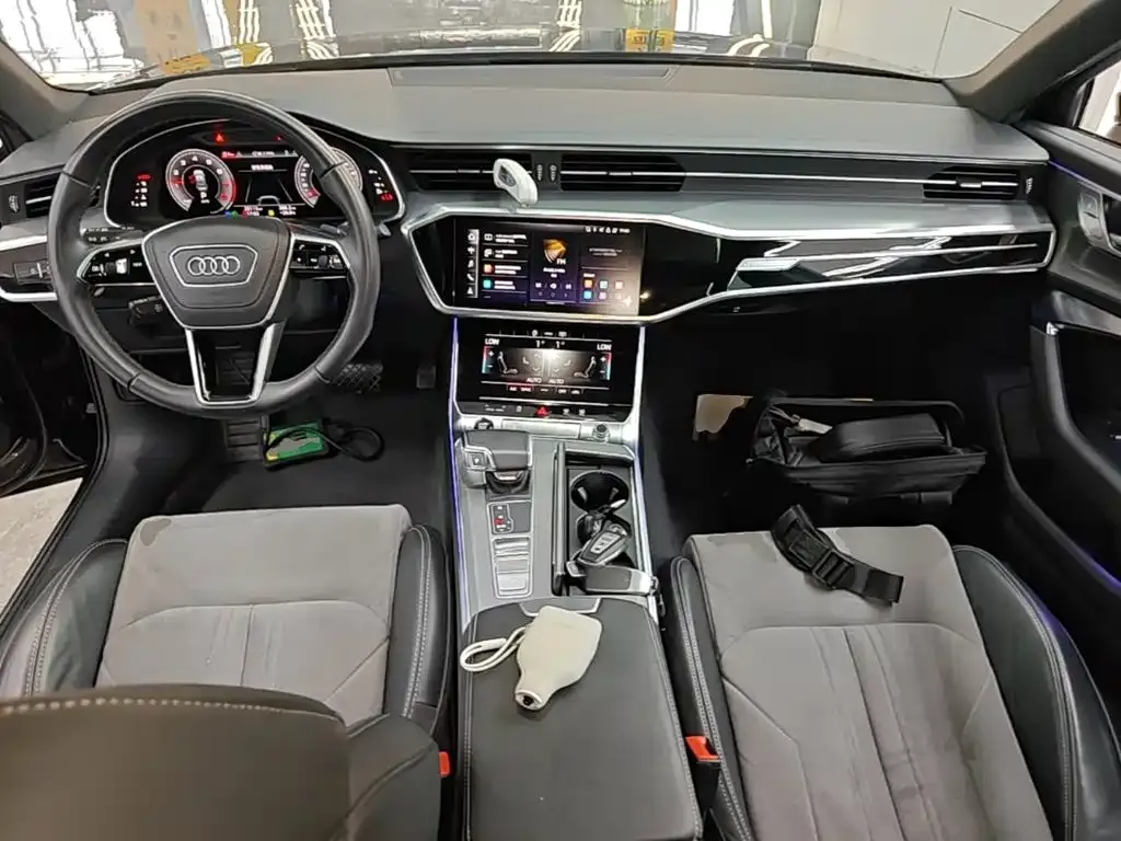 Audi A6L — фото 5