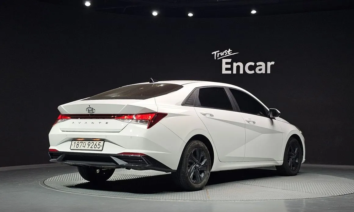 Hyundai AVANTE — фото 3