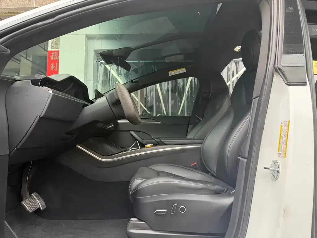 Tesla Model X — фото 2