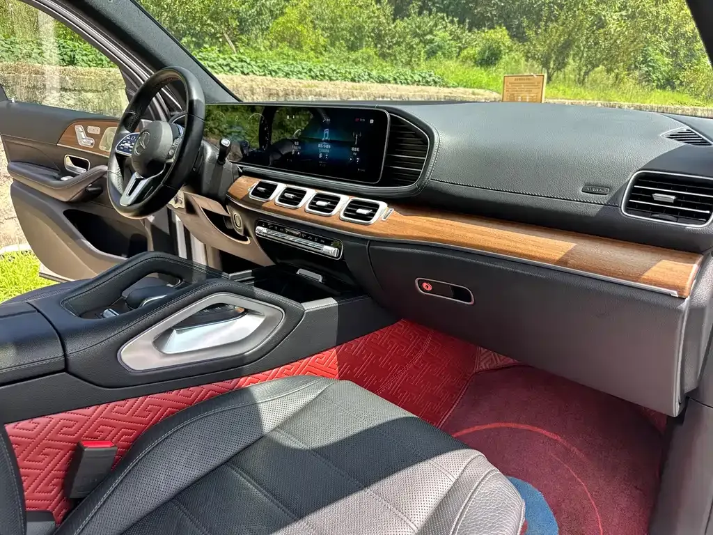Mercedes-Benz GLS — фото 10