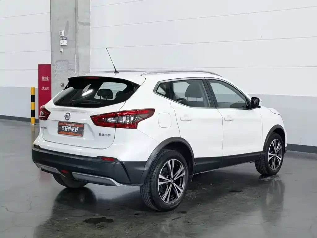 Nissan Qashqai — фото 8