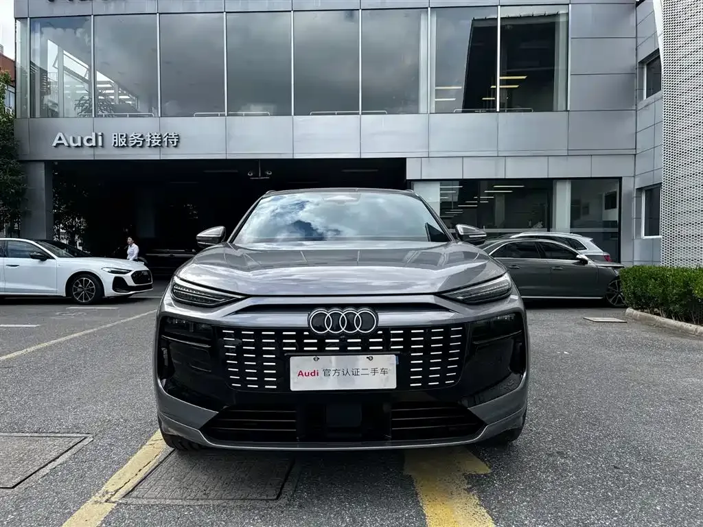 Audi Q6L e-tron — фото 9