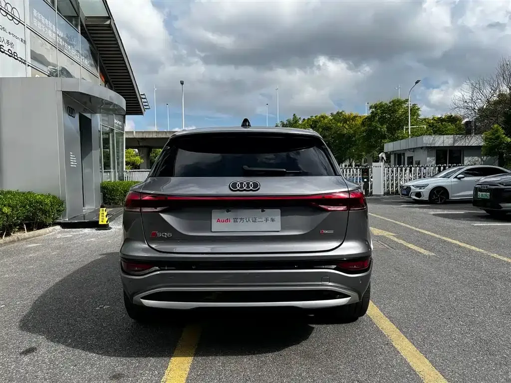 Audi Q6L e-tron — фото 7
