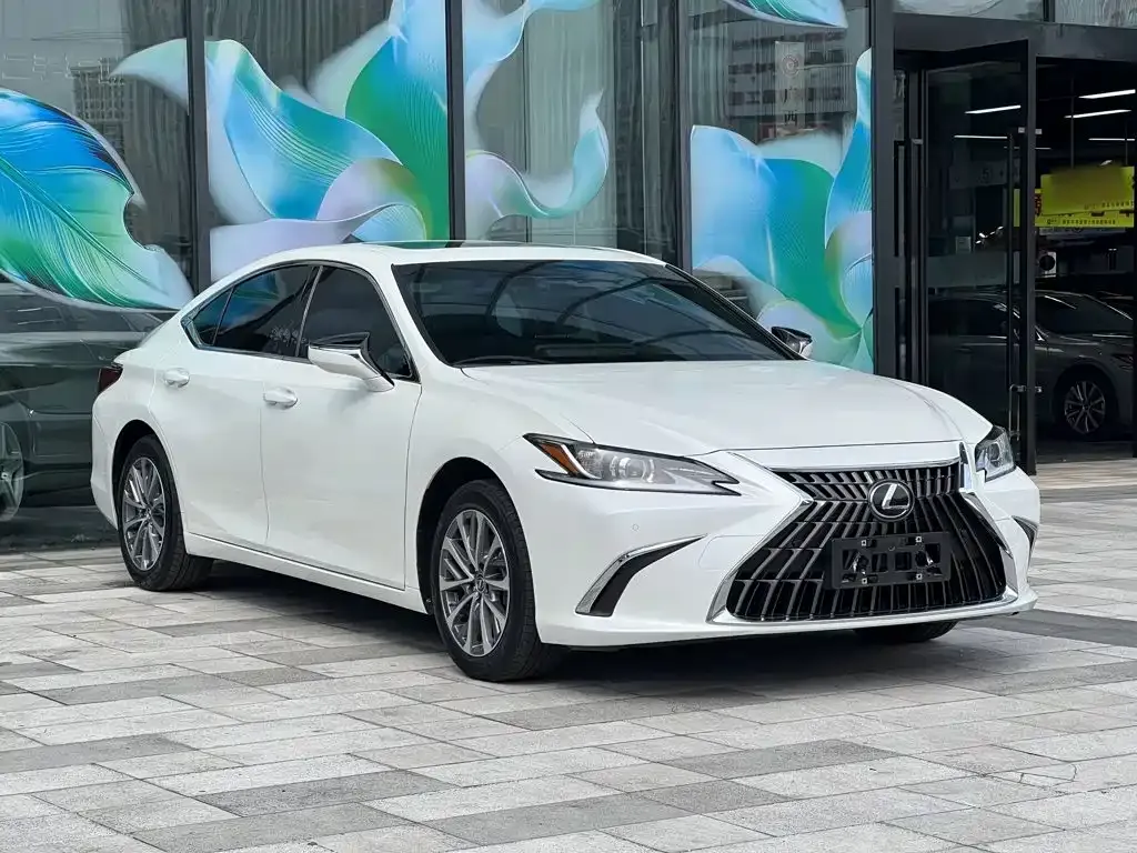 Lexus ES — фото 5