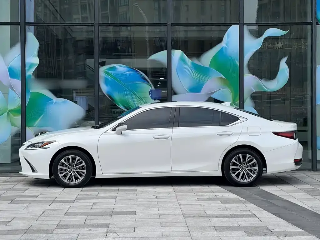 Lexus ES — фото 9