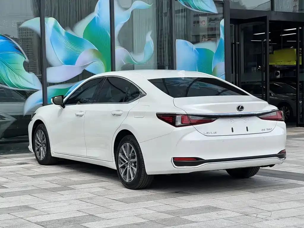 Lexus ES — фото 6