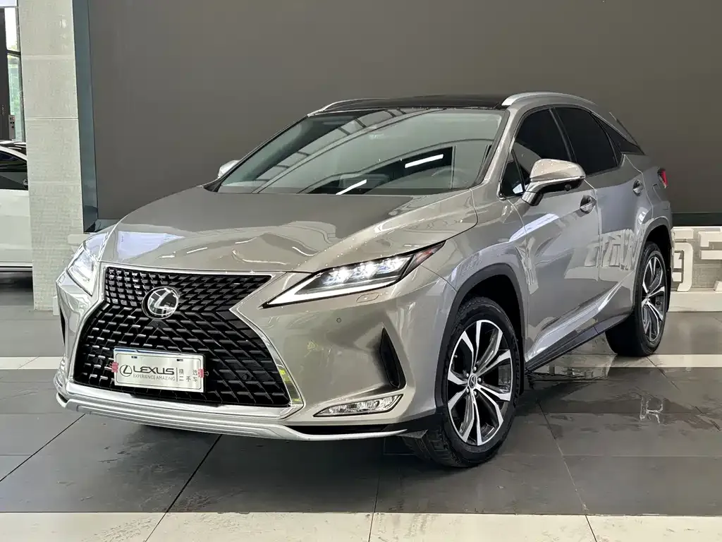 Lexus RX — фото 1