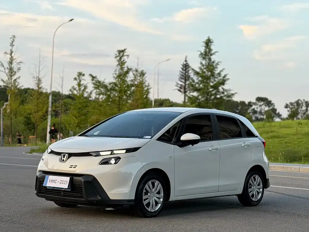 Honda Fit — фото 1