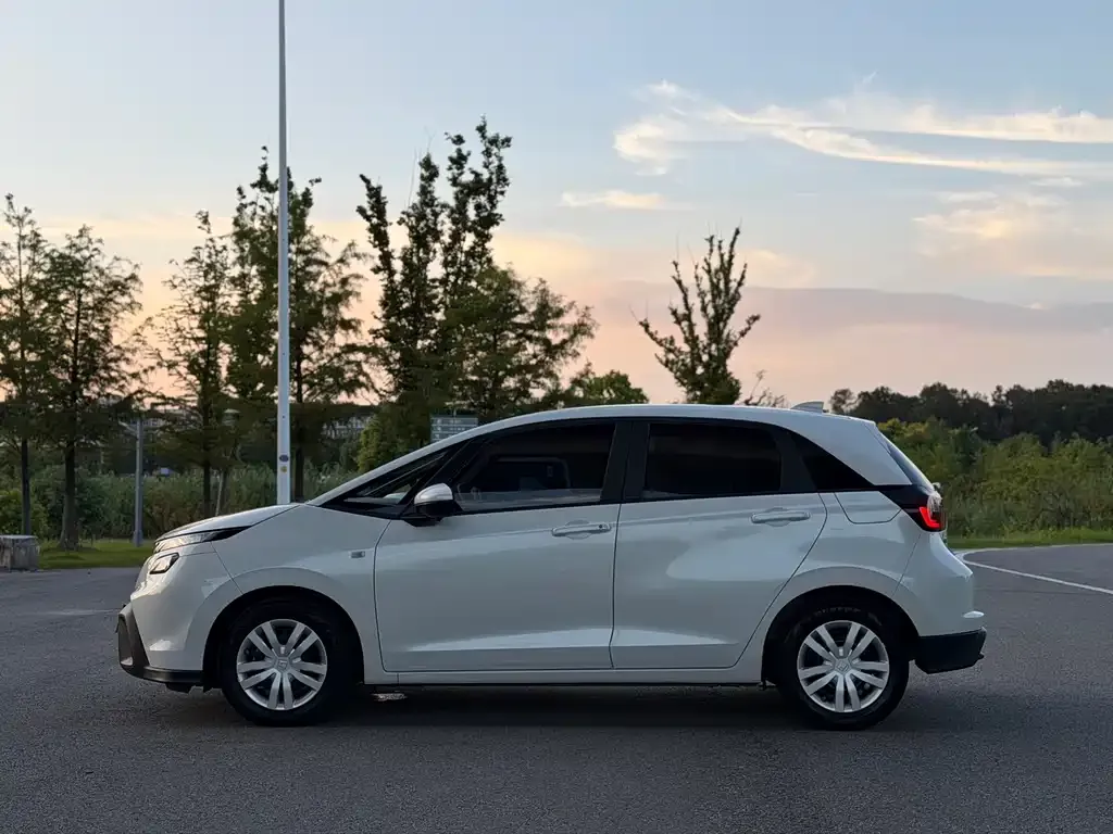 Honda Fit — фото 8