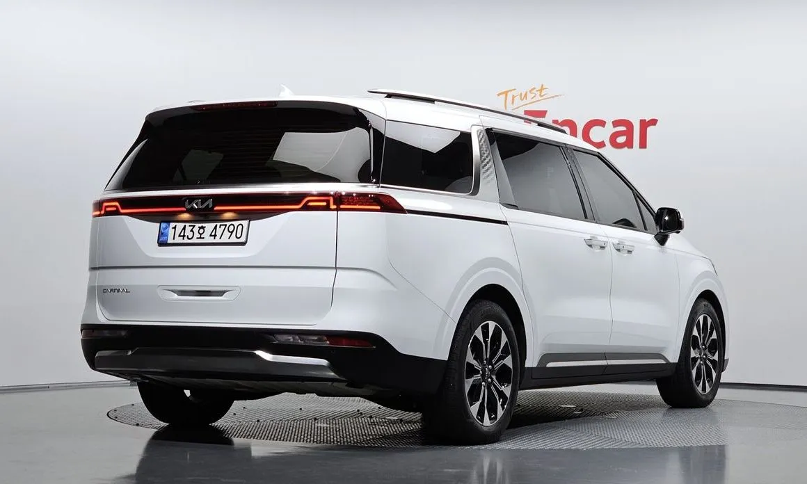 Kia Carnival — фото 6