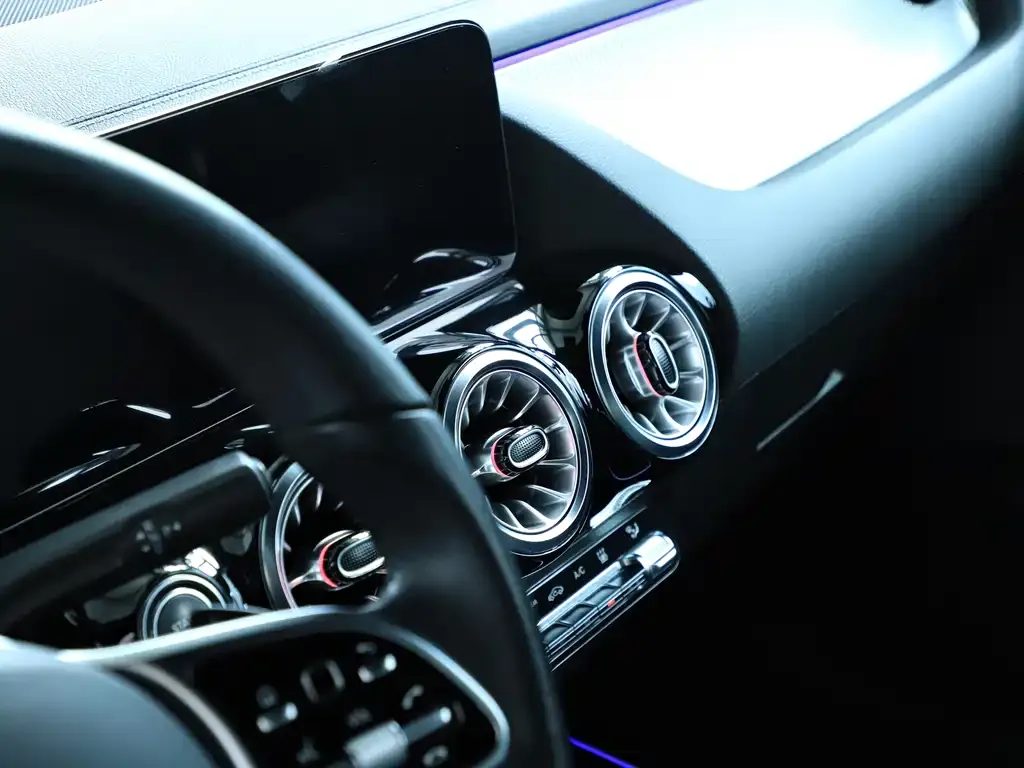Mercedes-Benz EQA — фото 10