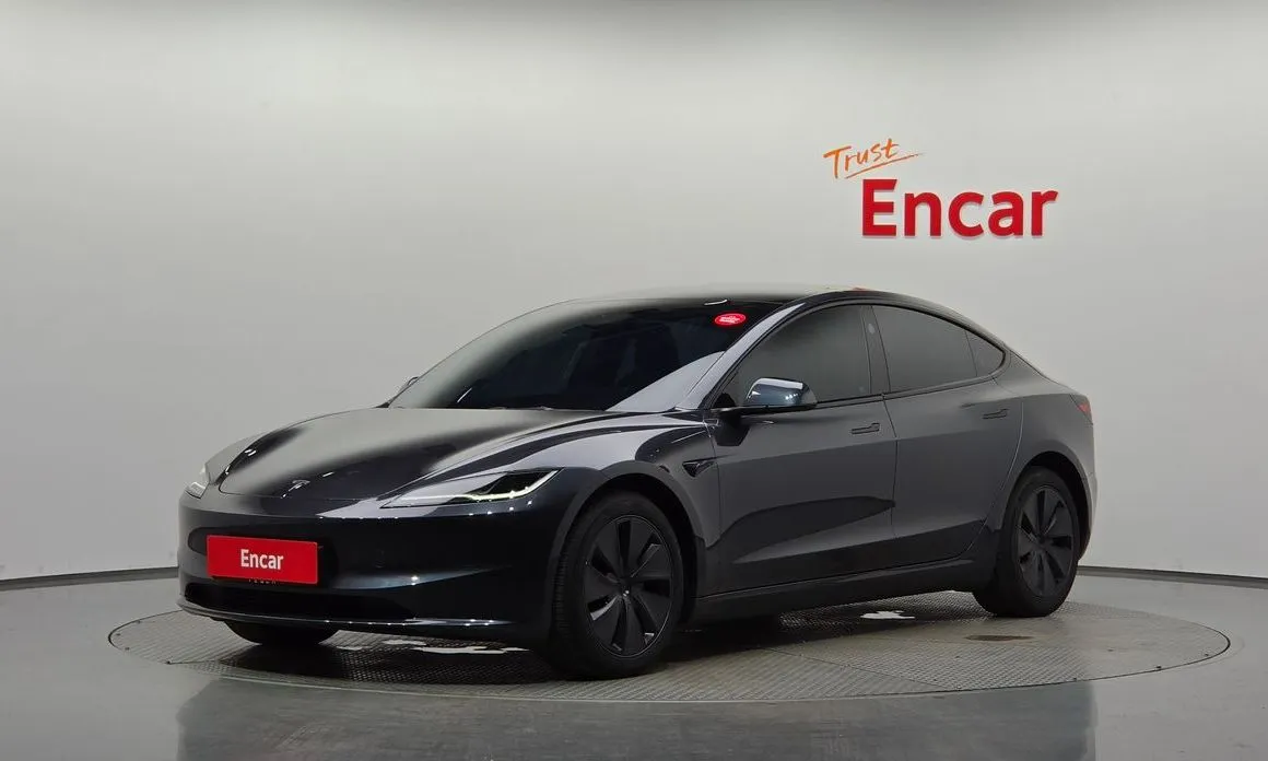 Tesla Model 3 — фото 1