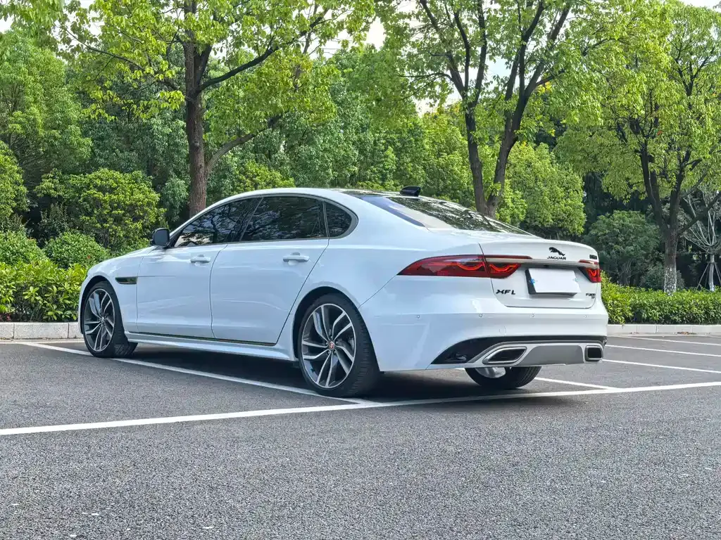 Jaguar XFL — фото 2