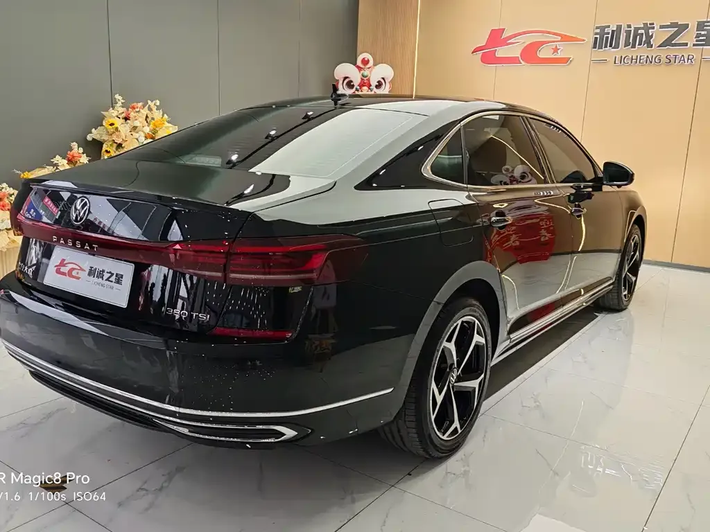 Volkswagen Passat — фото 6