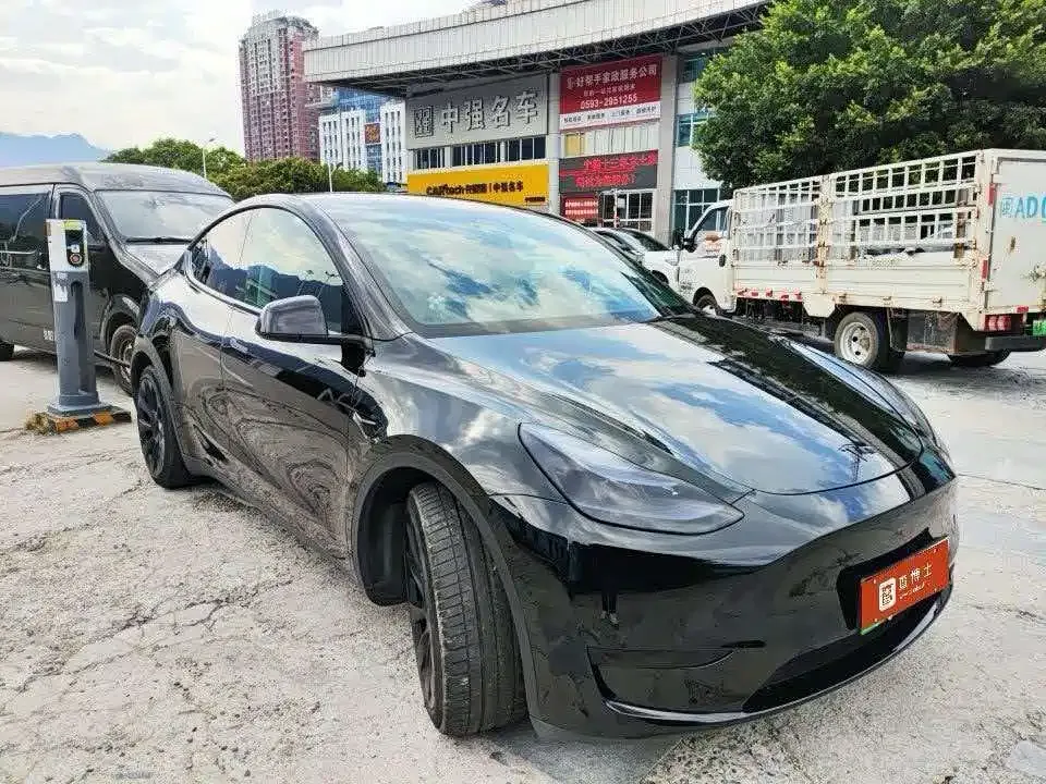 Tesla Model Y — фото 9