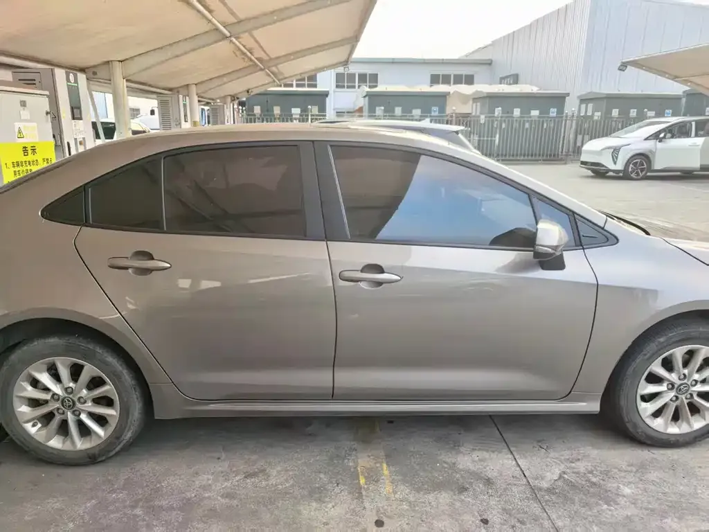 Toyota Corolla — фото 3