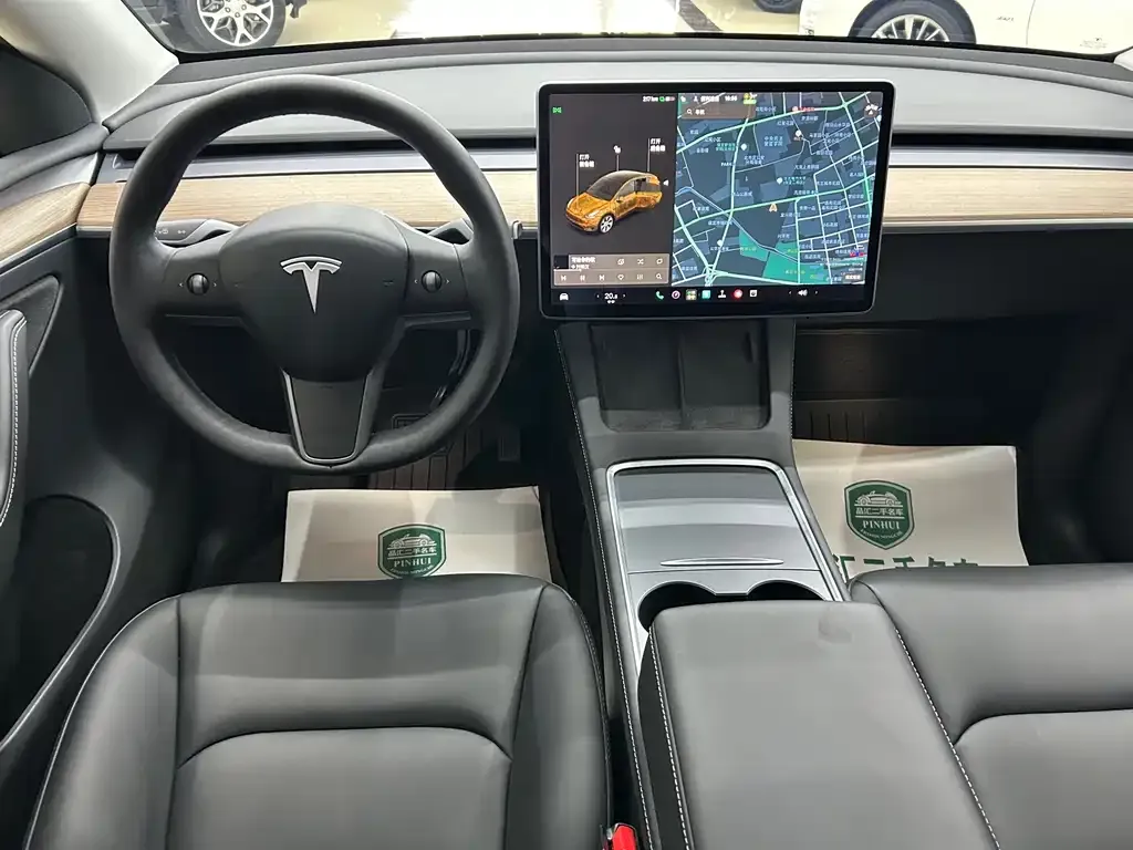 Tesla Model Y — фото 5