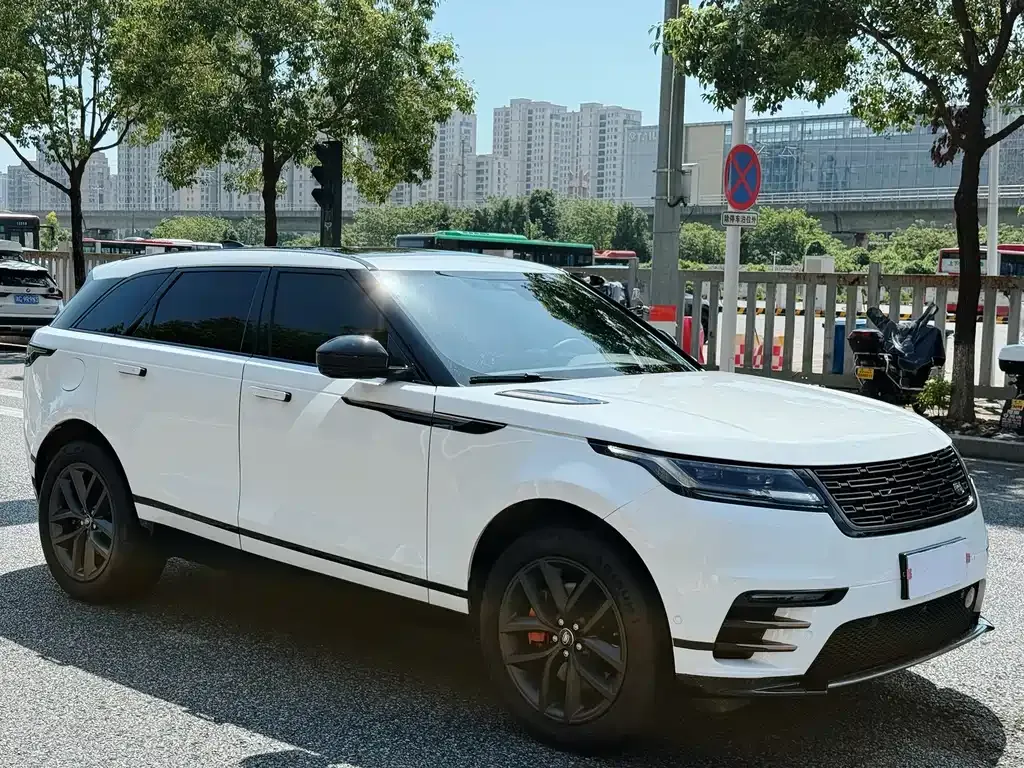 Land Rover Velar — фото 1