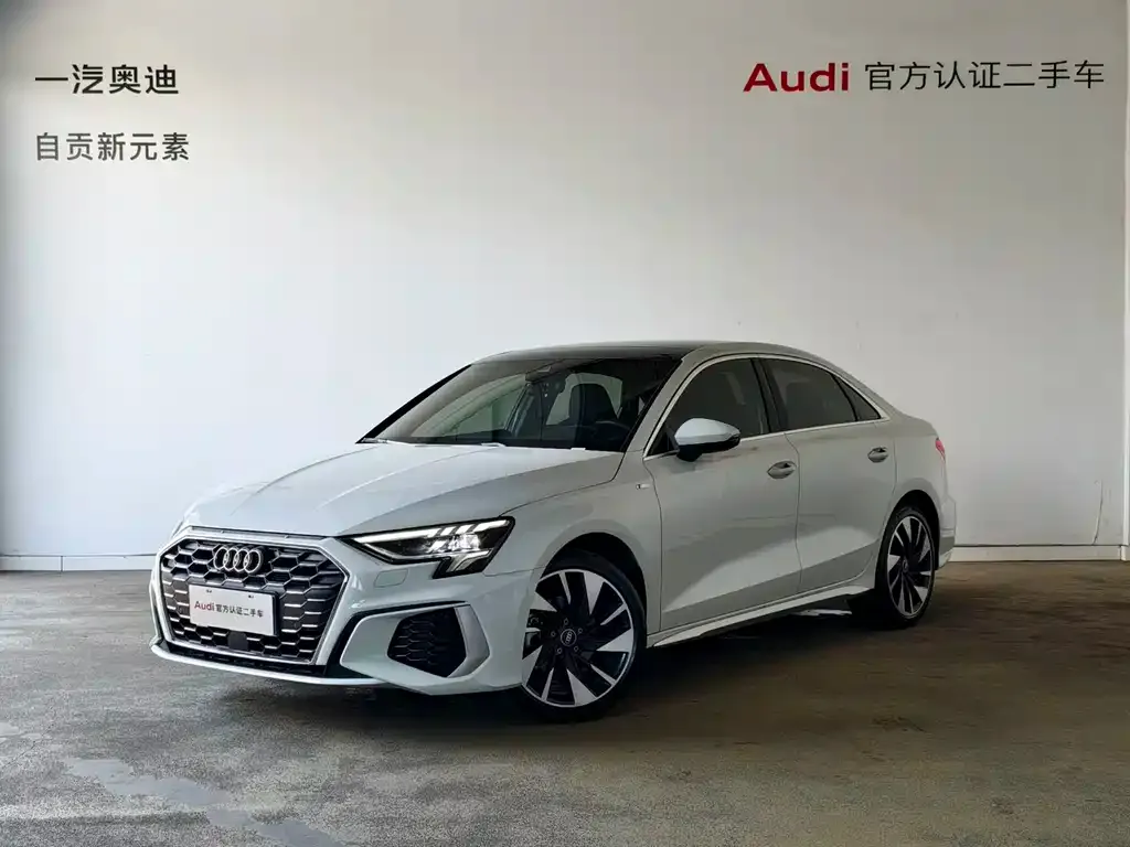 Audi A3 — фото 1