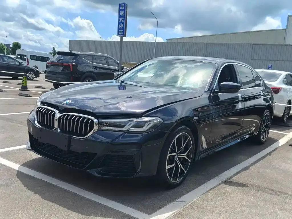 BMW 5 Series — фото 1
