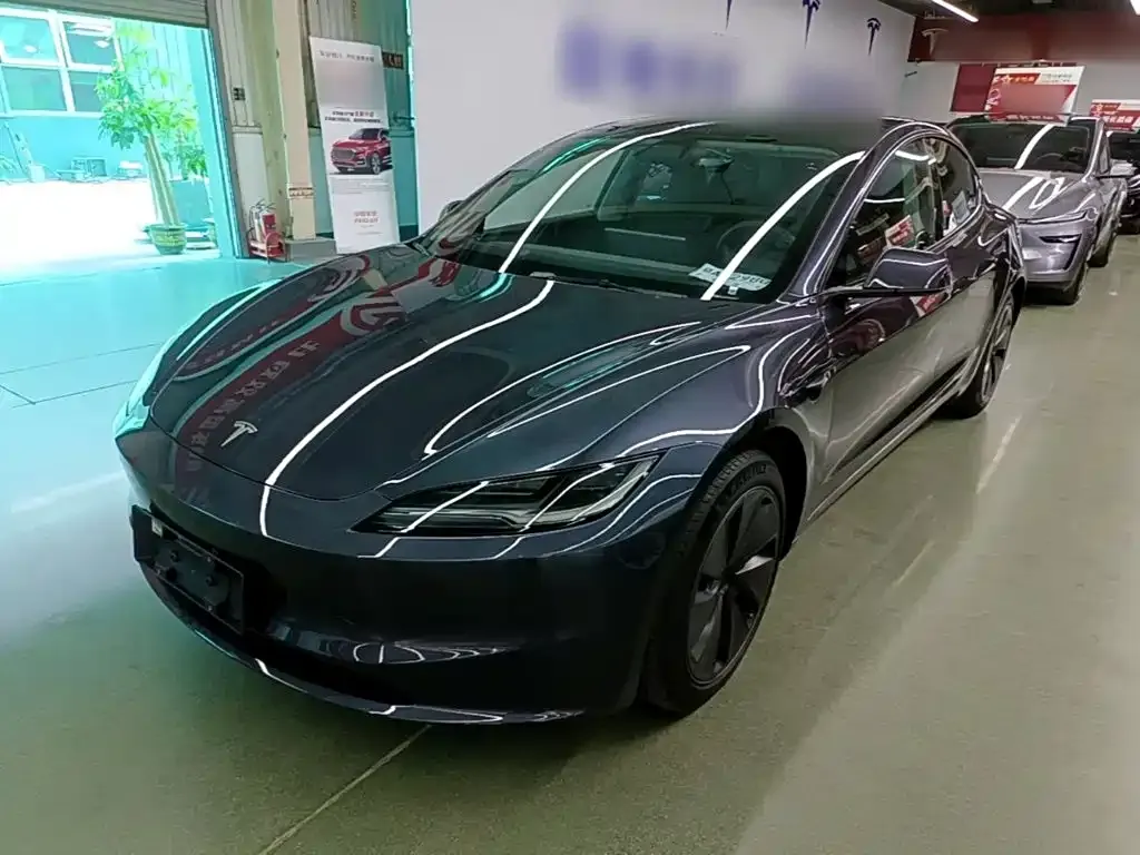 Tesla Model 3 — фото 8