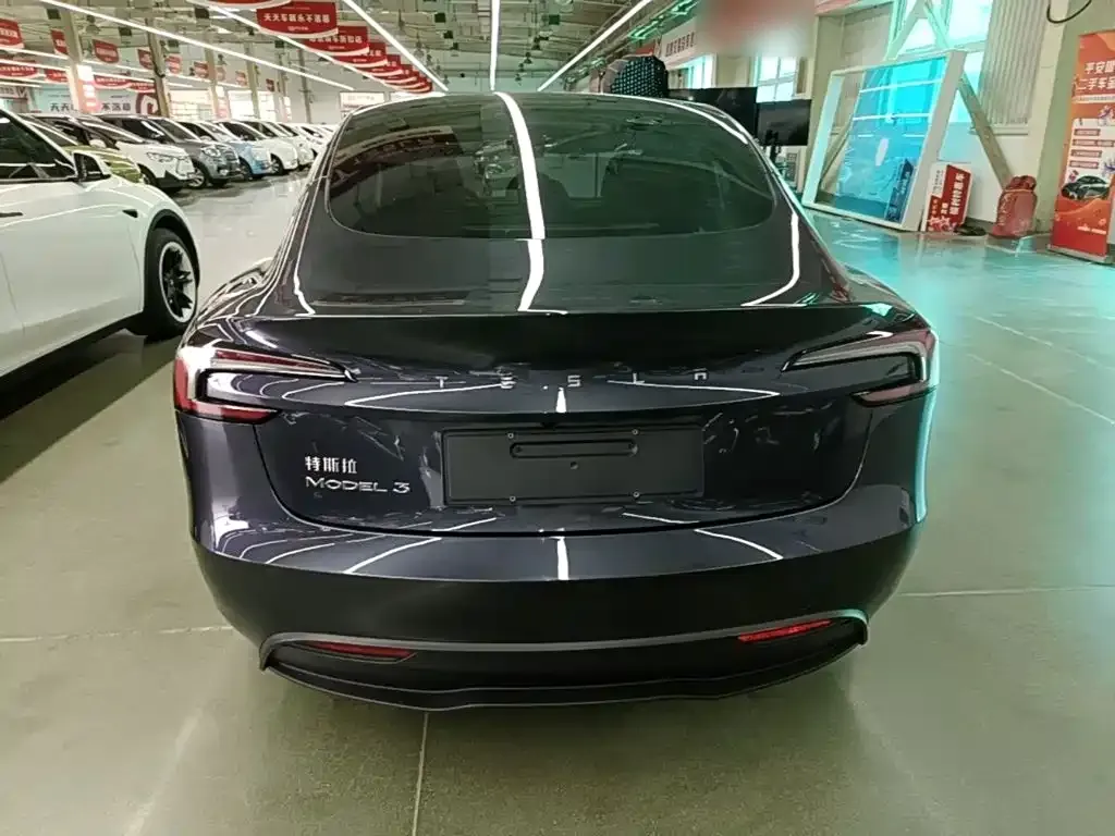 Tesla Model 3 — фото 4