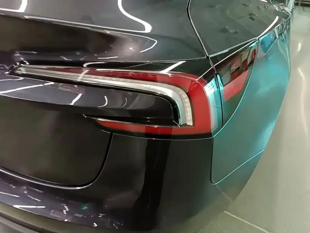 Tesla Model 3 — фото 3