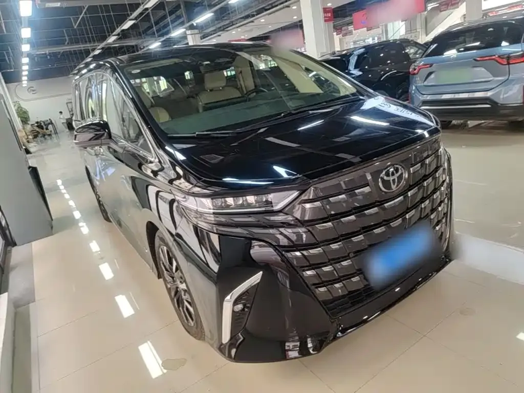 Toyota Alphard — фото 3