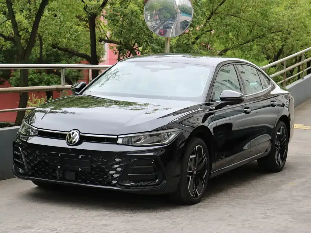 Volkswagen Passat — фото 1