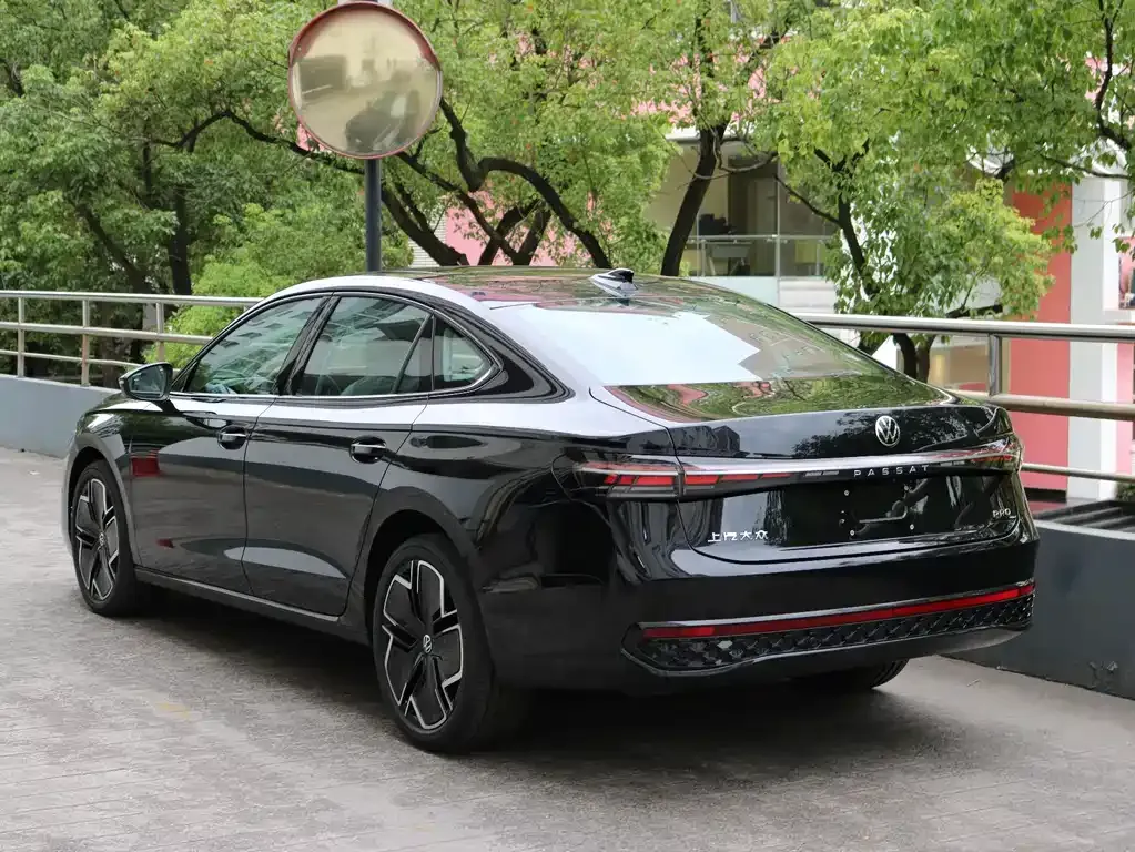 Volkswagen Passat — фото 2