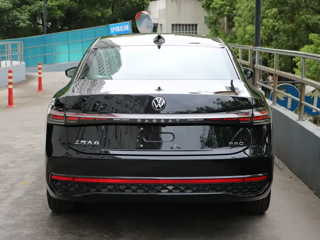 Volkswagen Passat — фото 9