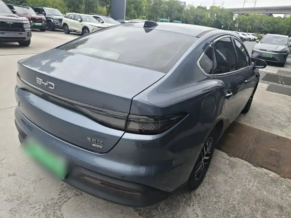 BYD Seal 05 DM-i — фото 10