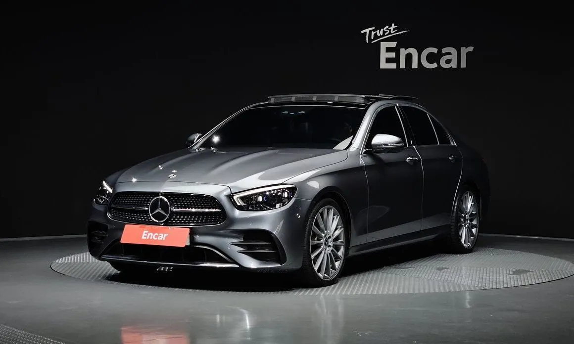 Mercedes-Benz E-Class — фото 1