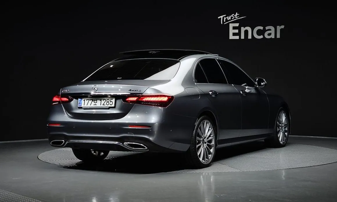 Mercedes-Benz E-Class — фото 2
