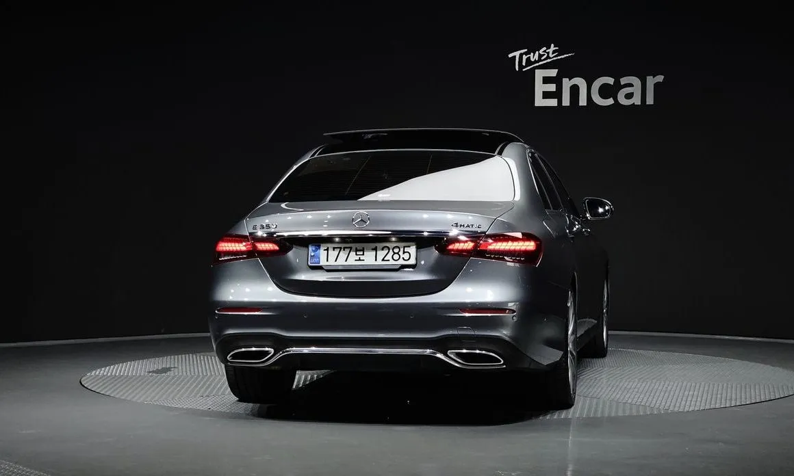 Mercedes-Benz E-Class — фото 5