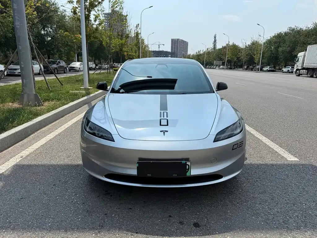 Tesla Model 3 — фото 9