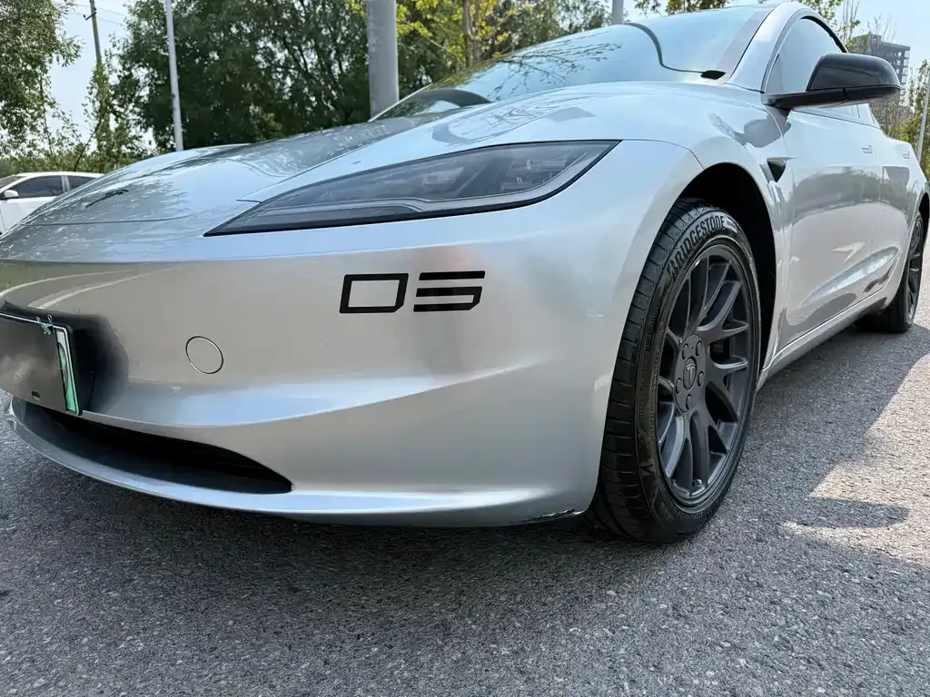 Tesla Model 3 — фото 4