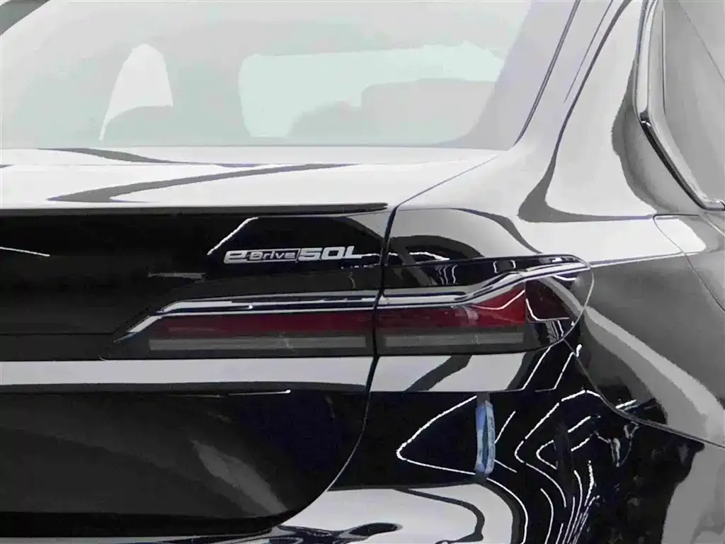 BMW i7 — фото 4