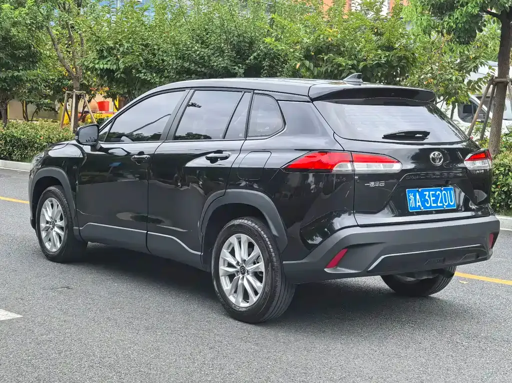 Toyota Corolla Cross — фото 10